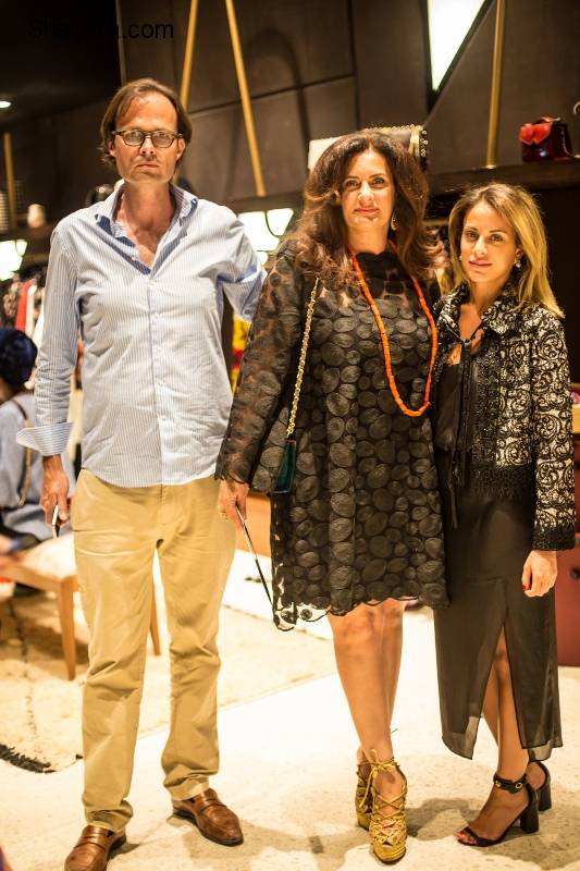 Culture with Flair! See Photos of Stylish Guests as ALARA Art Presents ‘Down The Rabbit Hole’ Exhibition by Logor