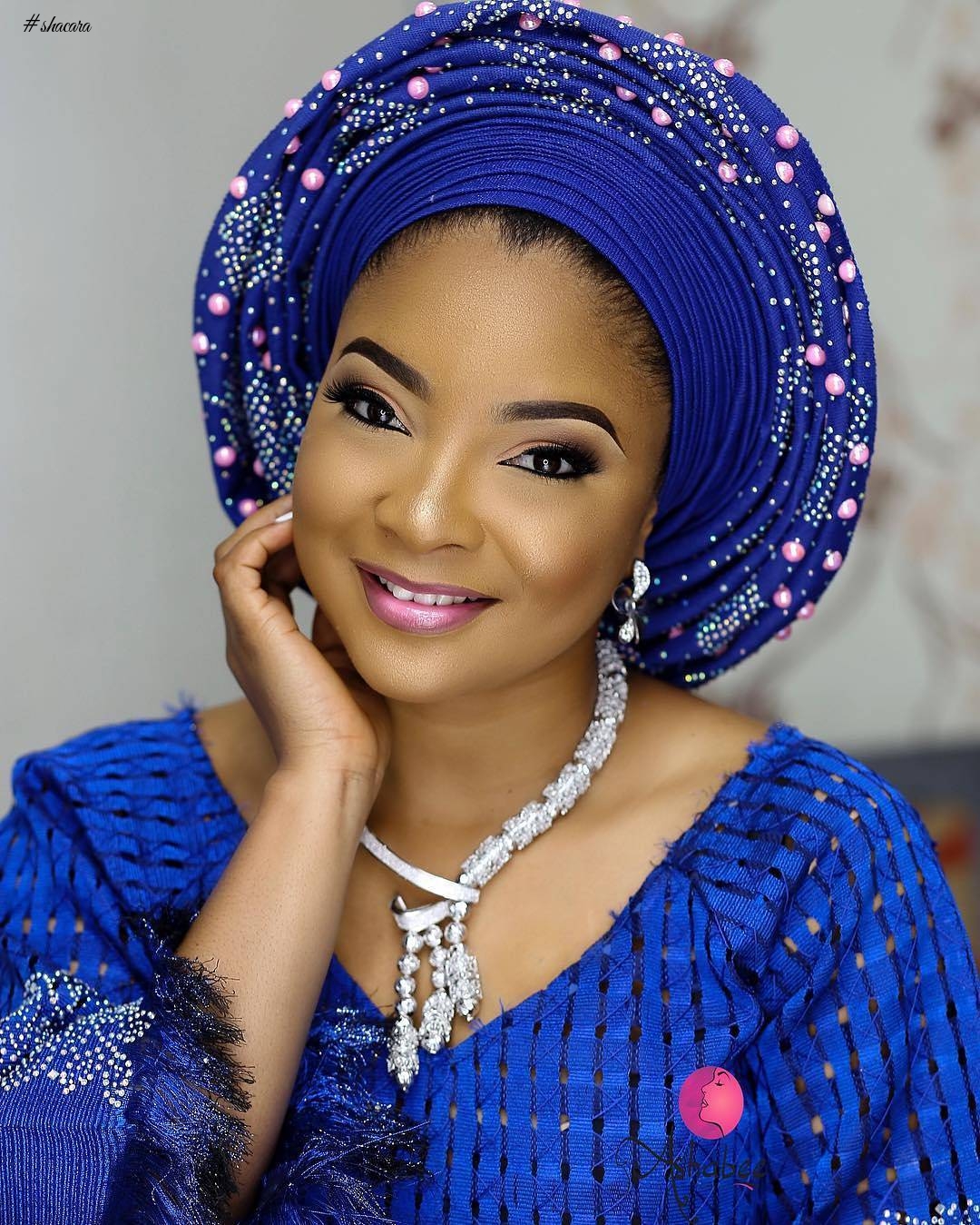 TRADITIONAL WEDDING GELE AND MAKE-UP INSPIRATION