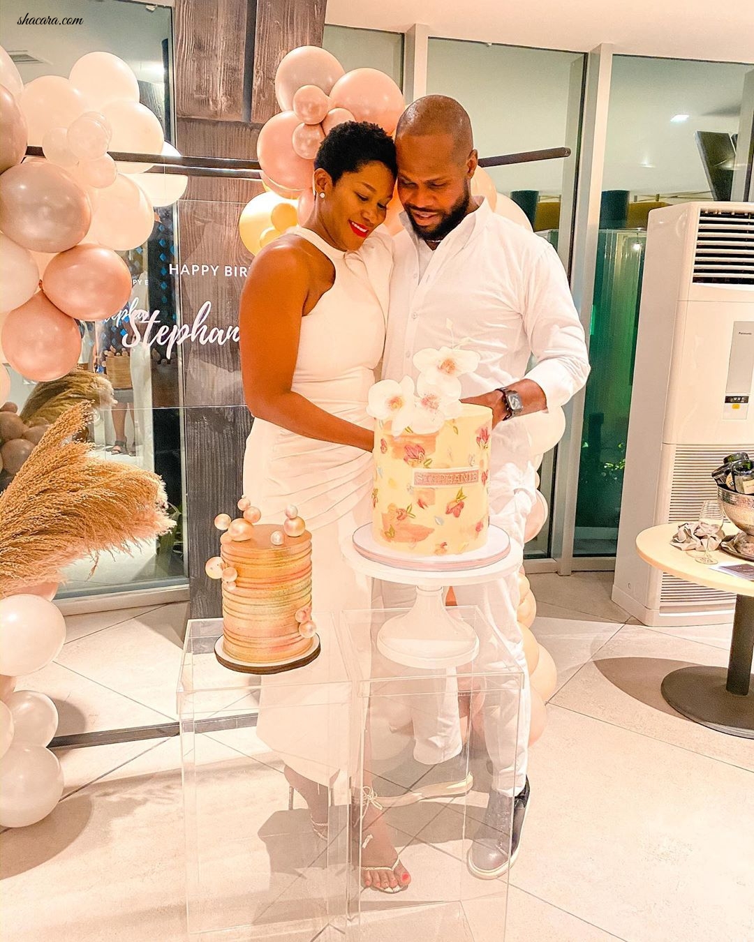 On Friday October 2, Stephanie Linus celebrated another trip around the sun and she got the royal treatment from her husband Linus Idahosa who threw her a surprise white-themed birthday party. Can you say couple goals?  For t