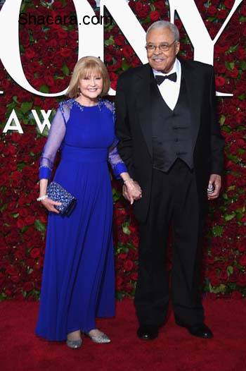 Red Carpet Glam! Cate Blanchett, Anna Wintour, Lupita Nyong’o, Uzo Aduba, More At The 70th Annual Tony Awards