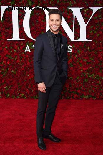 Red Carpet Glam! Cate Blanchett, Anna Wintour, Lupita Nyong’o, Uzo Aduba, More At The 70th Annual Tony Awards