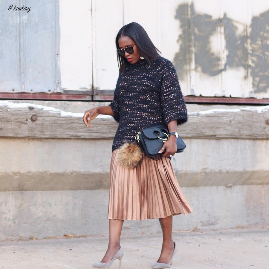 THIS BLOGGERS ARE BRINGING THE PLEAT SKIRT BACK