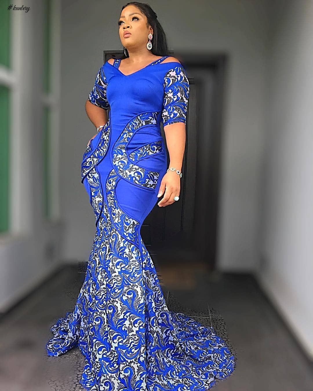 CONTEMPORARY ANKARA STYLES ON FOR THE FASHIONABLE DIVAS