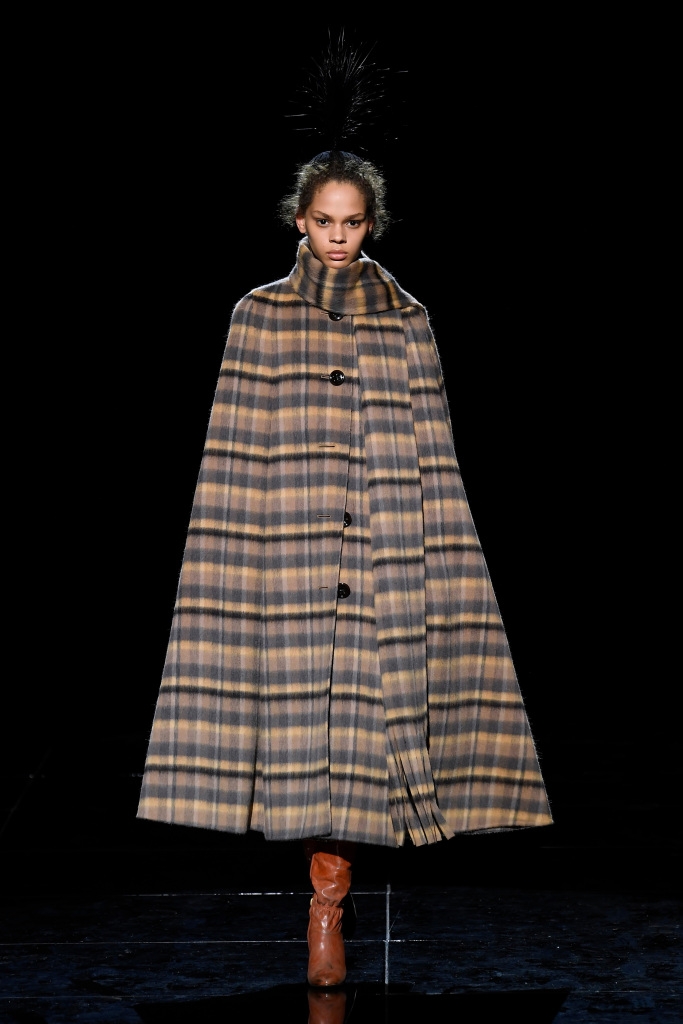 Marc Jacobs Closes Out #NYFW2019 With A Dramatic Fall/Winter 19 Collection