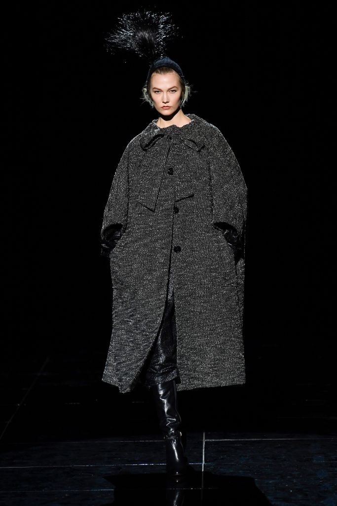 Marc Jacobs Closes Out #NYFW2019 With A Dramatic Fall/Winter 19 Collection