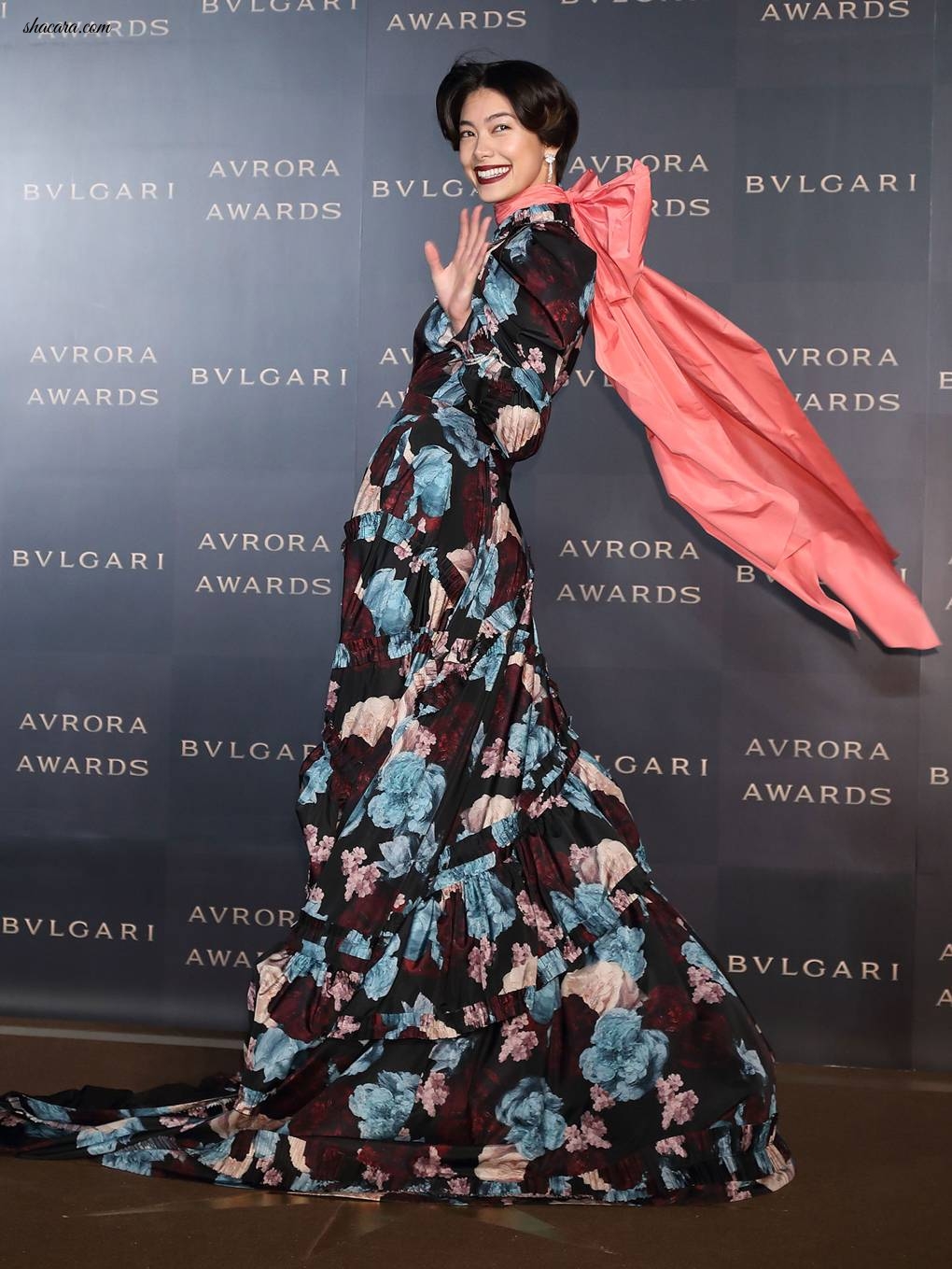 Why Enormous Bows Are This Year's Biggest Red Carpet Trend